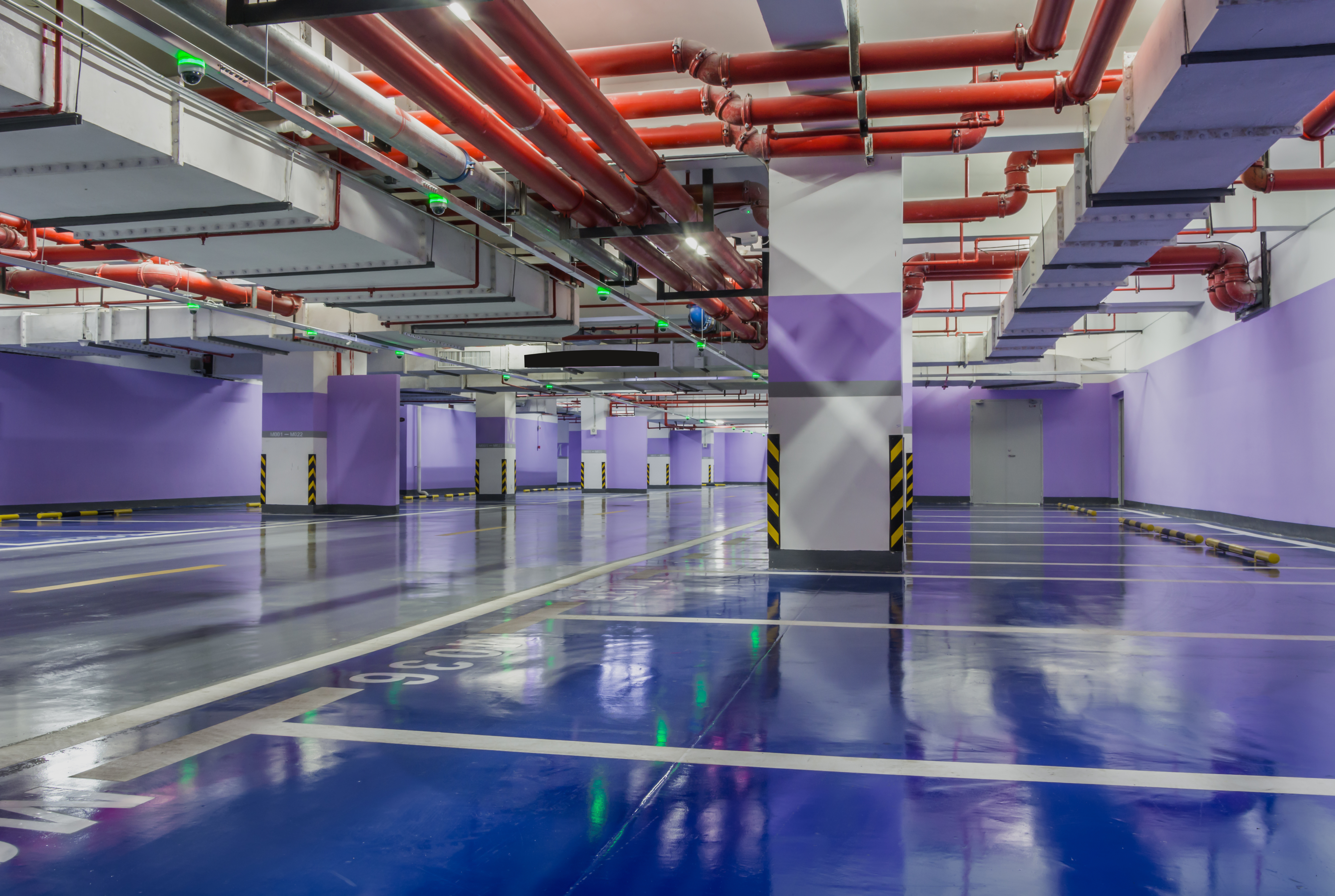 opere di carpenteria metallica e strutture in ferro, carpenteria edile, macchinari, rivestimenti, serramenti, tetti e coperture, pensiline, scale, tettoie, basamenti in ferro, piattaforme metalliche, presse oleodinamiche, parapetti, barriere e cancelli in tutta Italia